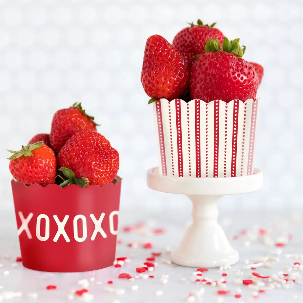 Red XOXO Baking Cups