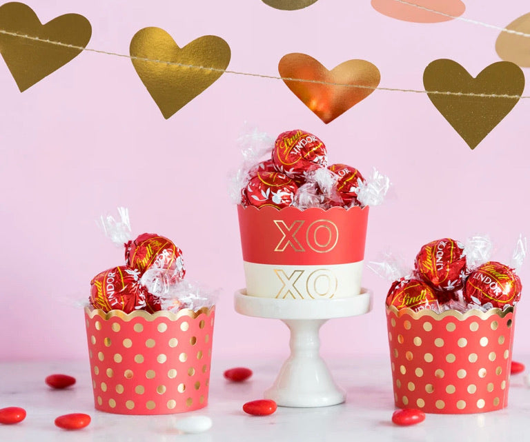 Foiled XOXO Baking Cups