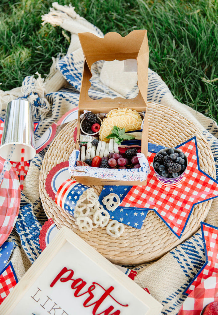 Red Gingham Star Plate